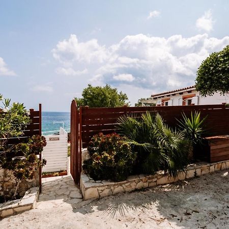 Floreika Studio By The Sea Skinária Exterior photo