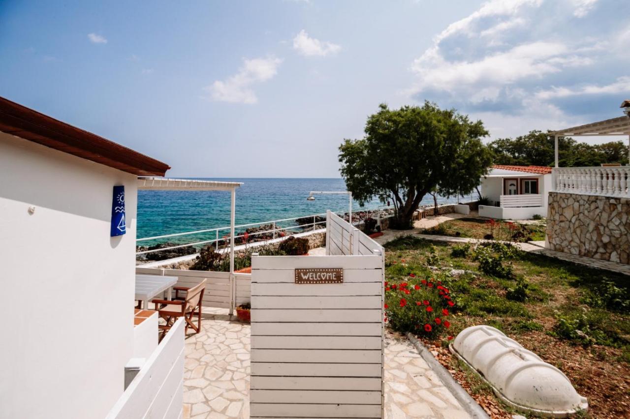 Floreika Studio By The Sea Skinária Exterior photo